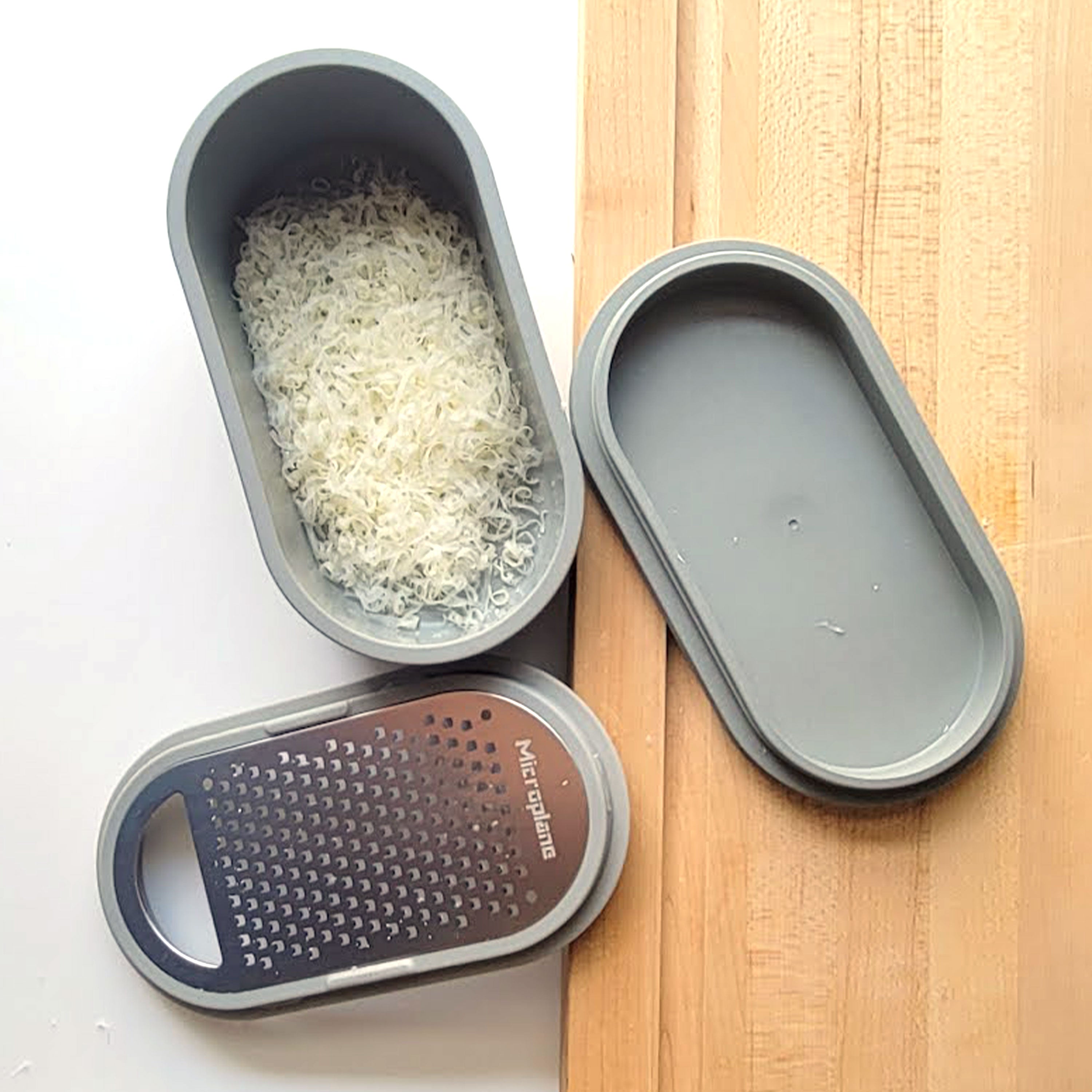 container grater with storage and lid