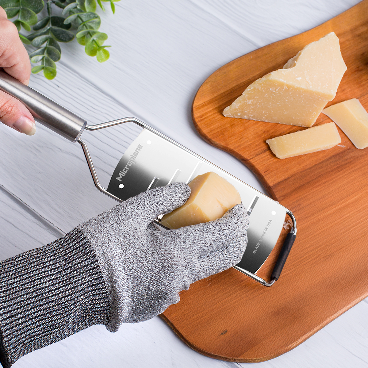 Professional 2.0 Series Large Parmesan Cheese Shaver