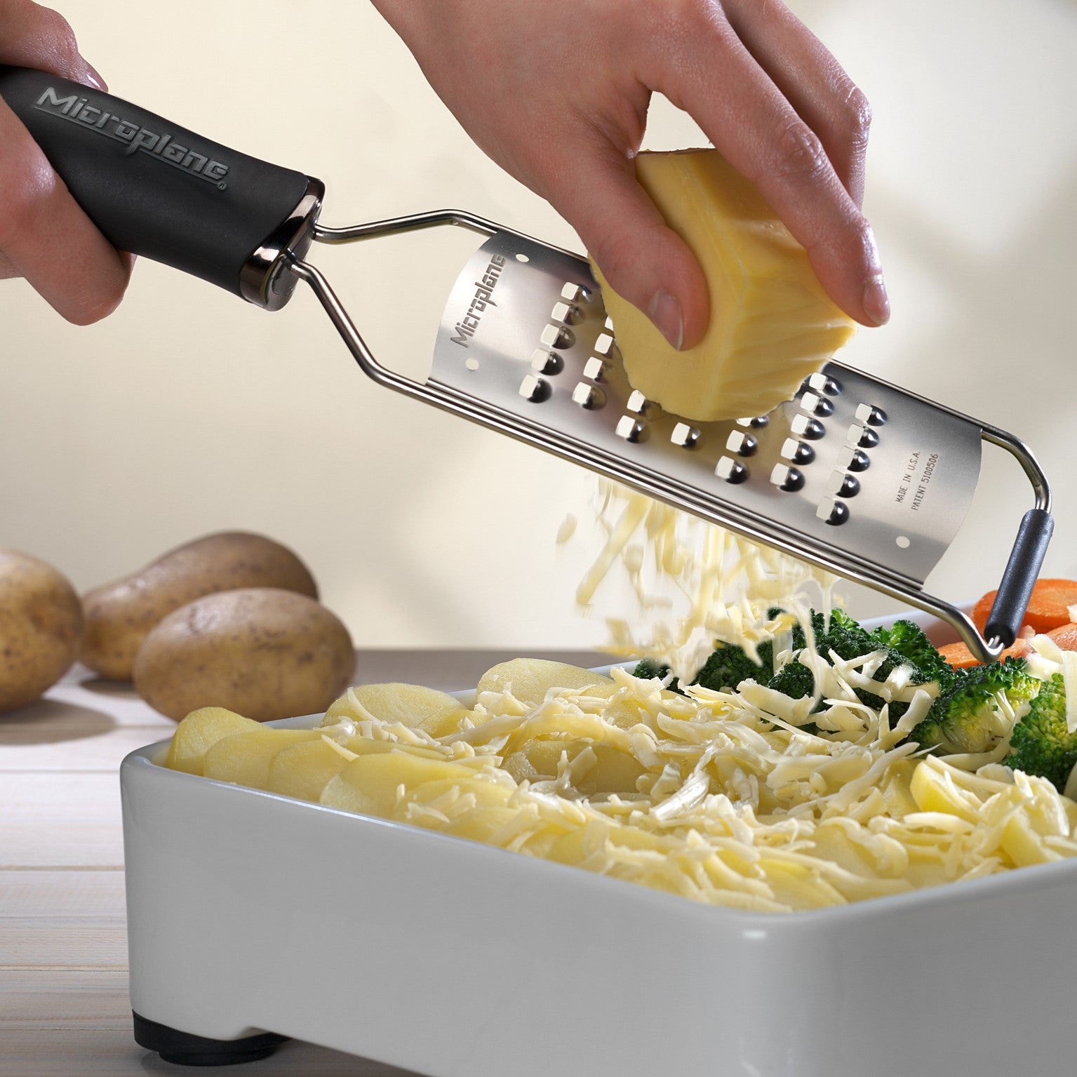 Gourmet Series Extra Coarse Grater for Apples, Cabbage, Carrots, Cheese & More - Ideal for Coleslaws & Hashbrowns