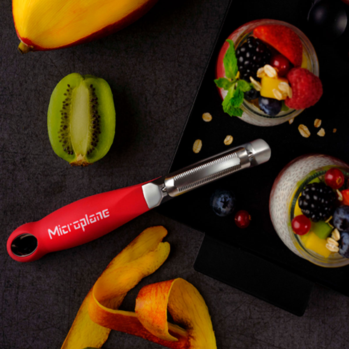 Professional Serrated Swivel Peeler