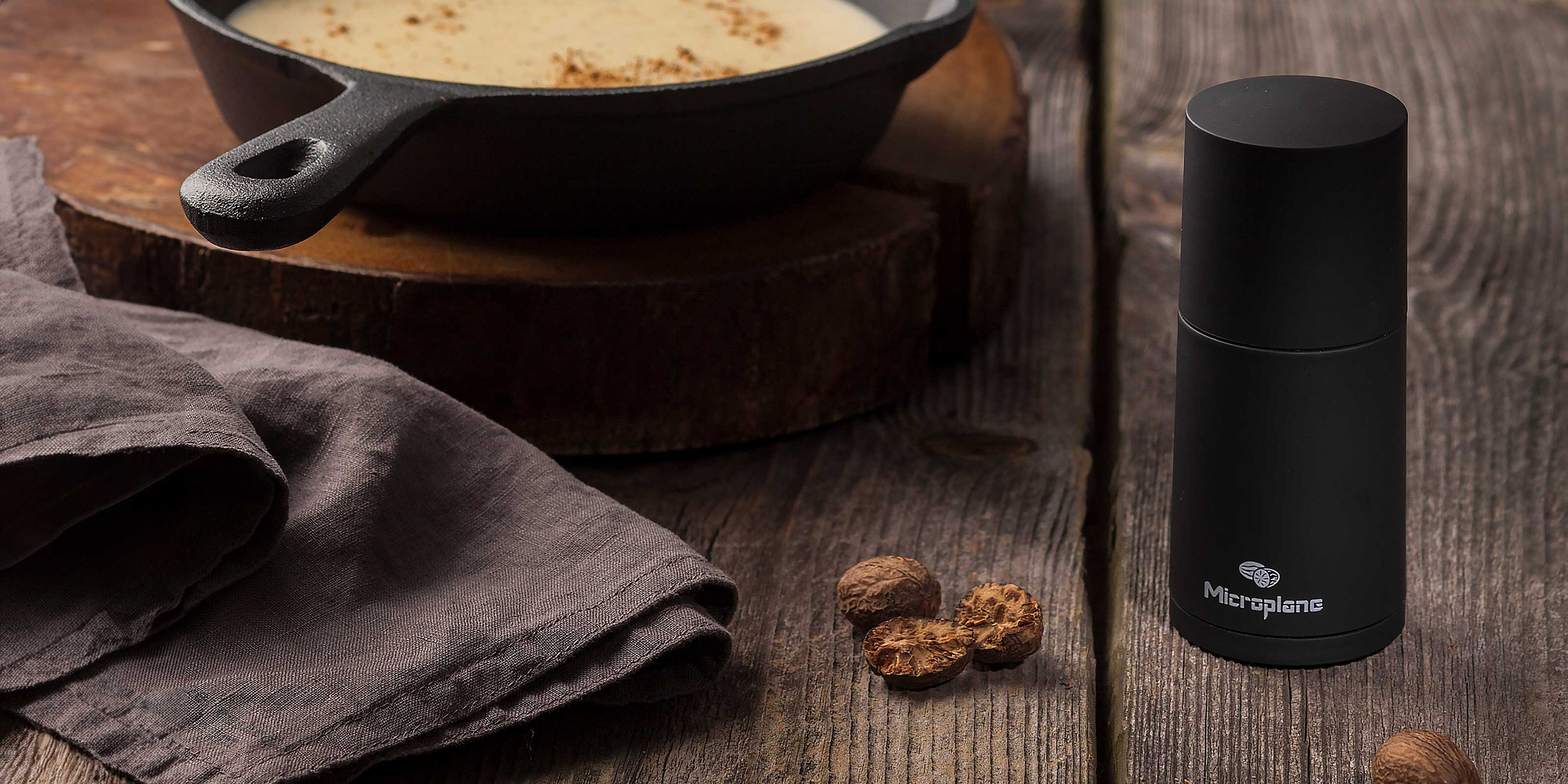 Microplane Black Spice Mill – Perfect for Grinding & Storing Hard